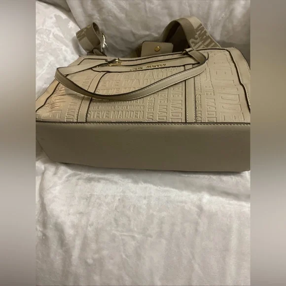 Steve Madden Women's Crossbody Bag - Picture 7 of 7